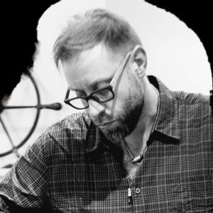 Meet your Posher, the Colour Maestro.